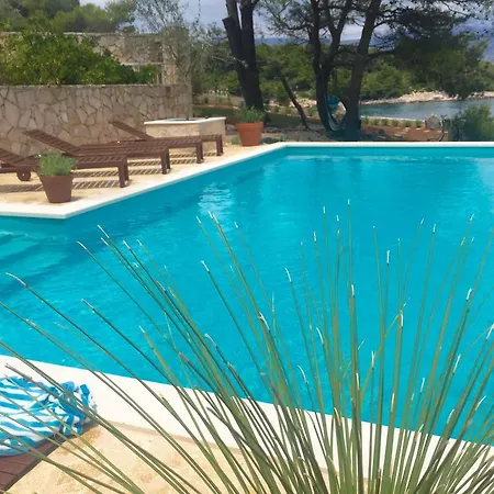 Aqua Villa *
