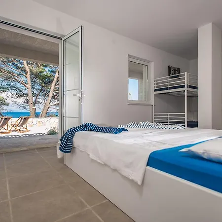 Aqua Villa