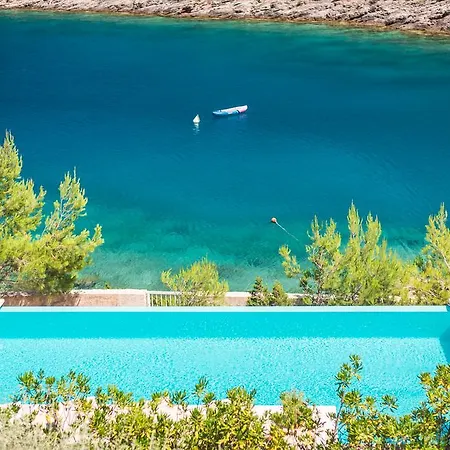 Villa Aqua *