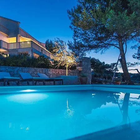 Aqua Villa